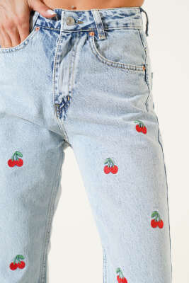 Kiraz Nakışlı Kot Pantolon Açık Kar - Thumbnail