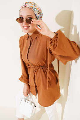 Pazarium - İp Kuşaklı Omuz Pelerinli Gömlek Taba