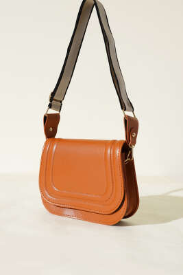 Pazarium - Kenar Çizgili Mıknatıslı Çanta Taba