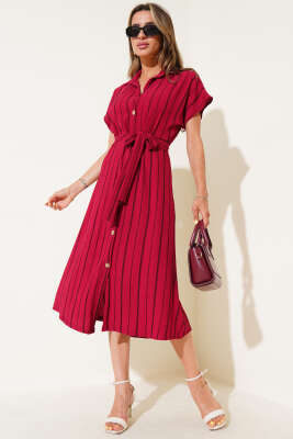 Pazarium - Tahta Düğmeli İnce Çizgili Elbise Mürdüm