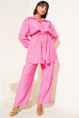 Pazarium - Yaka Pelerinli Gold Düğmeli İkili Takım Pembe