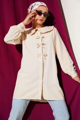 Pazarium - Yaka Fırfırlı Fiyonklu Tunik Bej