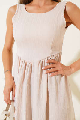 Sırtı U Yaka Elbise Bej - Thumbnail