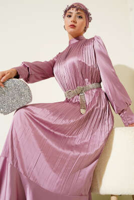 Pazarium - Kol Fermuarlı Piliseli Abiye Elbise Pudra