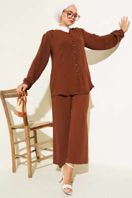 Pazarium - V Yaka Brit Düğmeli Ayrobin İkili Takım Kahve