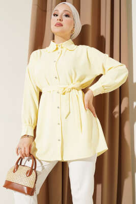 Pazarium - Fırfırlı Bebe Yaka Kuşaklı Gömlek Sarı
