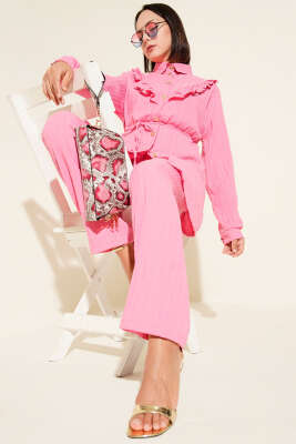 Pazarium - Gold Düğmeli V Fırfırlı İkili Takım Pembe