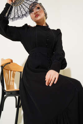 Pazarium - Etek Pileli Kuşaklı Elbise Siyah