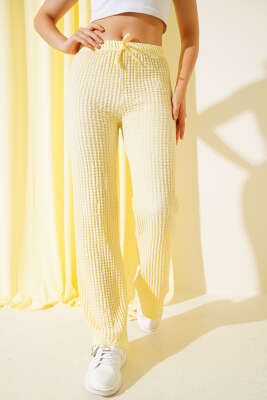 Pazarium - Bel Lastikli Geniş Paça Gofre Pantolon Sarı