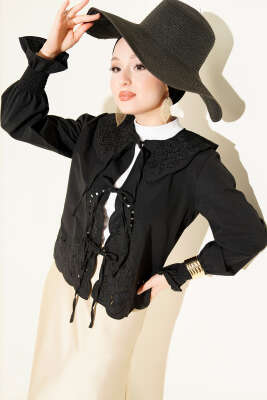 Pazarium - Bebe Yaka Nakışlı Bağlamalı Bluz Siyah