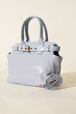 Kemer Geçiş Detaylı Parlak Çanta Bebe Mavi - Thumbnail