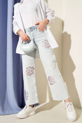 Pazarium - Gül Detaylı Mini Taş Detaylı Pantolon Açık Kar