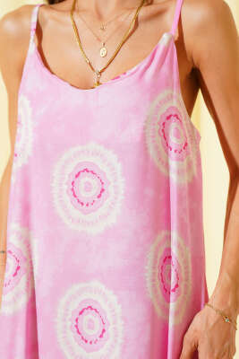 Desenli V Yaka Askılı Elbise Pembe - Thumbnail