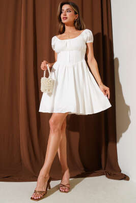 Pazarium - Bel Korseli Düğme Detaylı Mini Elbise Beyaz