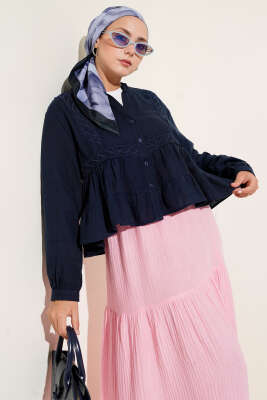 Pazarium - Dantel Detaylı Kısa Bluz Lacivert