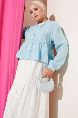 Pazarium - Dantel Detaylı Kısa Bluz Mavi