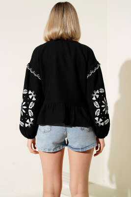 Çiçek Nakışlı Bluz Siyah - Thumbnail