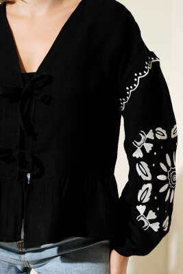 Çiçek Nakışlı Bluz Siyah - Thumbnail