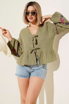 Çiçek Nakışlı Bluz Haki - Thumbnail