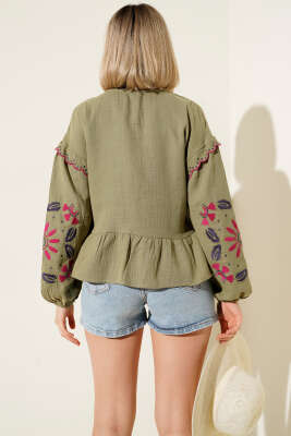 Çiçek Nakışlı Bluz Haki - Thumbnail
