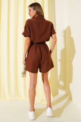 Tahta Düğmeli Kuşaklı Mini Tulum Kahve - Thumbnail