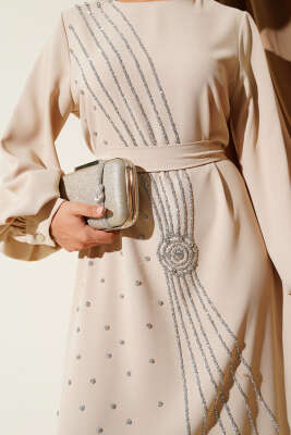 Taş Şerit Geçişli Kuşaklı Abiye Elbise Bej - Thumbnail