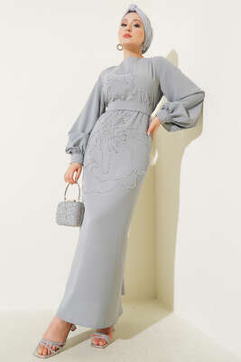 Pazarium - Çiçek Taş Süslemeli Abiye Elbise Gri
