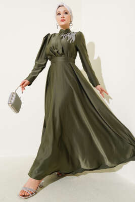 Pazarium - Omuz Taşlı Saten Abiye Elbise Haki