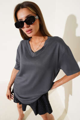 Pazarium - V Yaka Oval Kesim T-Shirt Kayrak Grisi