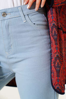 Yırtmaçlı Paça Jean Pantolon Açık Mavi Bej - Thumbnail