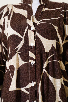 Yarım Düğmeli Desen Detaylı Elbise Kahve - Thumbnail