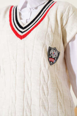 V Yaka Çizgili Armalı Süveter Bej - Thumbnail