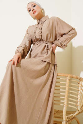 Pazarium - Yaka Fırfır Detaylı Etekli İkili Takım Latte