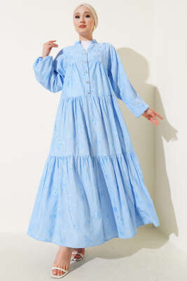 Pazarium - Taş Düğmeli Çiçek Desenli Elbise Mavi