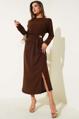 Pazarium - Pile Detaylı Gold Tokalı Midi Elbise Kahve
