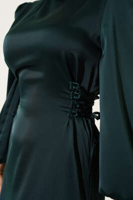 Yanları Çapraz İp Bağlamalı Saten Elbise Zümrüt - Thumbnail