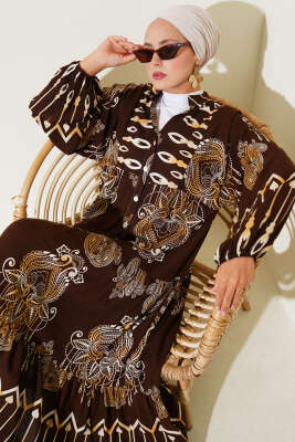 Pazarium - Karışık Desenli Yarım Düğmeli Viskon Elbise Kahve