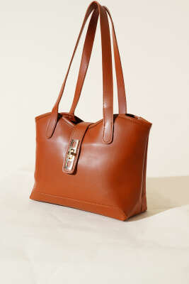 Pazarium - Fermuarlı Kilit Detaylı Kol Çanta Taba