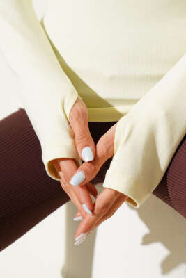 Basic Parmak Geçirme Detaylı Bluz Sarı - Thumbnail