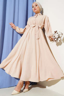 Beli Lastikli Kuşaklı Elbise Bej - Thumbnail