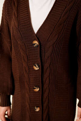 Sarmal Detaylı Düğmeli Uzun Triko Hırka Kahve - Thumbnail