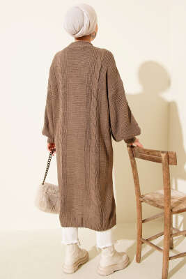 Sarmal Detaylı Düğmeli Uzun Triko Hırka Vizon - Thumbnail