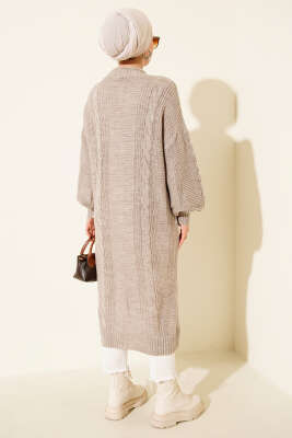 Sarmal Detaylı Düğmeli Uzun Triko Hırka Bej - Thumbnail