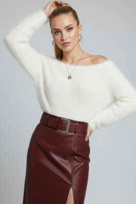 Pazarium - Kayık Yaka Tüylü Kazak Ekru