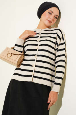 Pazarium - Çizgili Düğme Detaylı Kısa Triko Hırka Bej