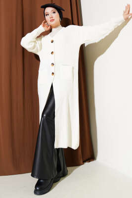 Pazarium - Düğmeli Cepli Uzun Triko Hırka Ekru