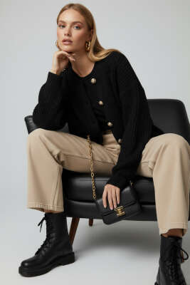 Pazarium - Düğme Detaylı Cepli Triko Hırka Siyah