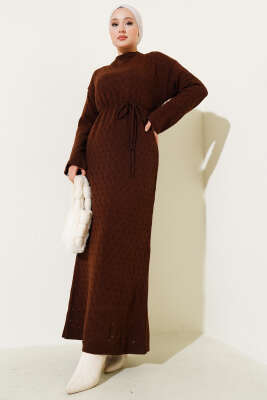 Pazarium - İp Kuşaklı Ajurlu Triko Elbise Kahve