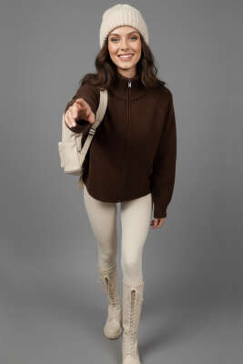 Pazarium - Dik Yaka Fermuarlı Triko Hırka Kahve