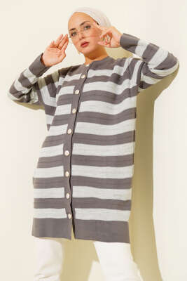 Pazarium - Desenli Düğme Detaylı Triko Hırka Füme